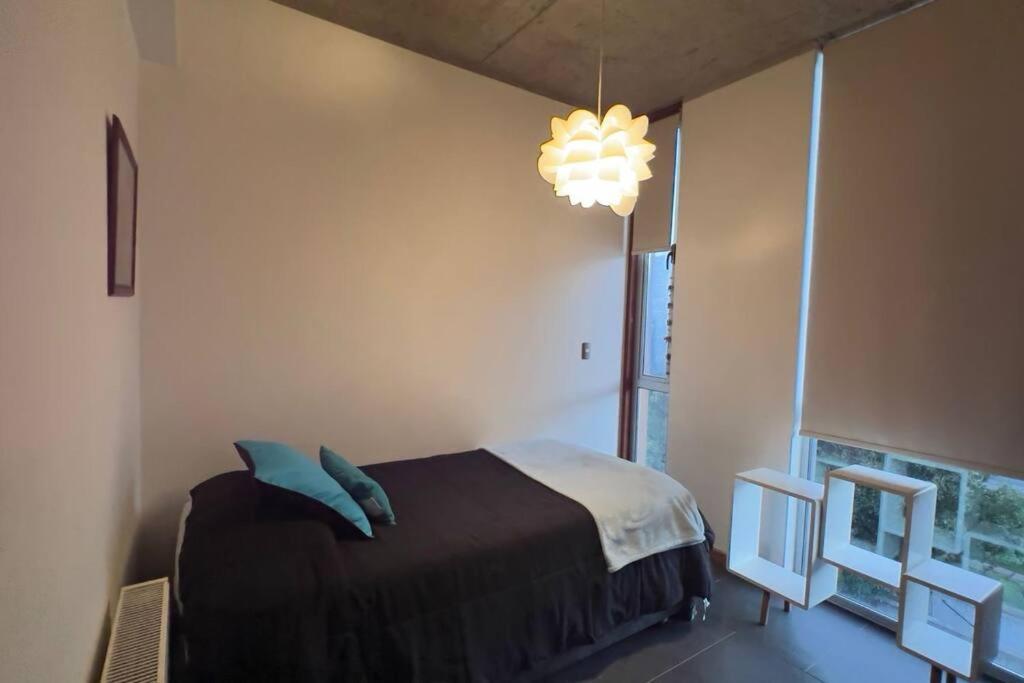 Hermoso Duplex En Cerro Alegre Con Vista Al Mar Y Cerros *