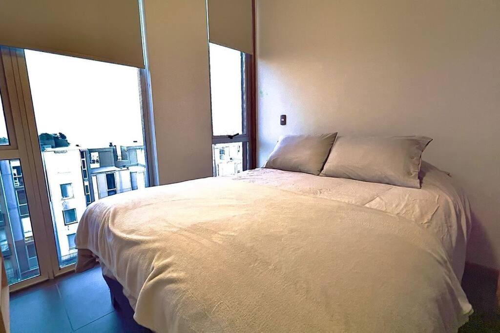 Hermoso Duplex En Cerro Alegre Con Vista Al Mar Y Cerros