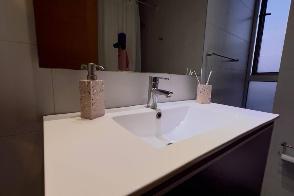 Hermoso Duplex En Cerro Alegre Con Vista Al Mar Y Cerros Appartamento *