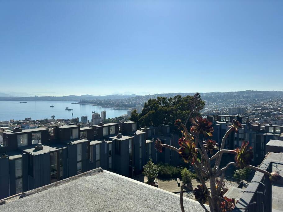 Hermoso Duplex En Cerro Alegre Con Vista Al Mar Y Cerros Appartamento