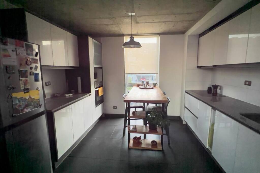 Appartamento Hermoso Duplex En Cerro Alegre Con Vista Al Mar Y Cerros